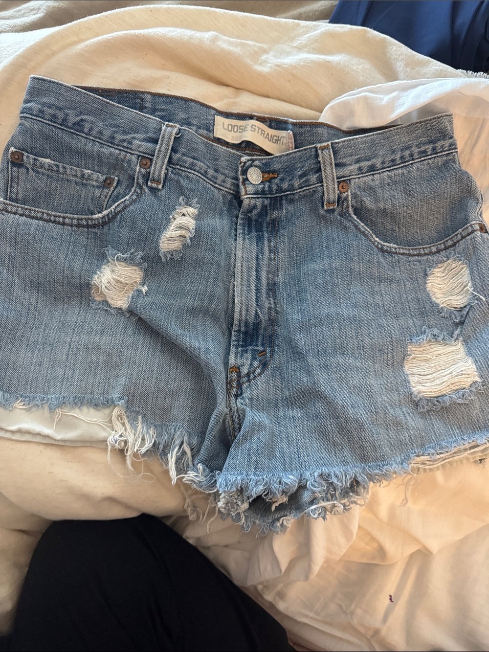 Levi’s 569 Loose Straight Cutoff Denim Shorts W34 Distressed Raw Hem Blue Jeans - Picture 2 of 11